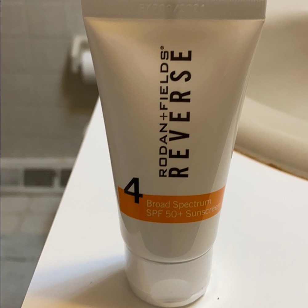 Rodan and fields Reverse Broad Spectrum SPF